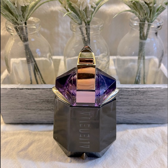 Mugler Alien Perfume 30 ml - Picture 3 of 3